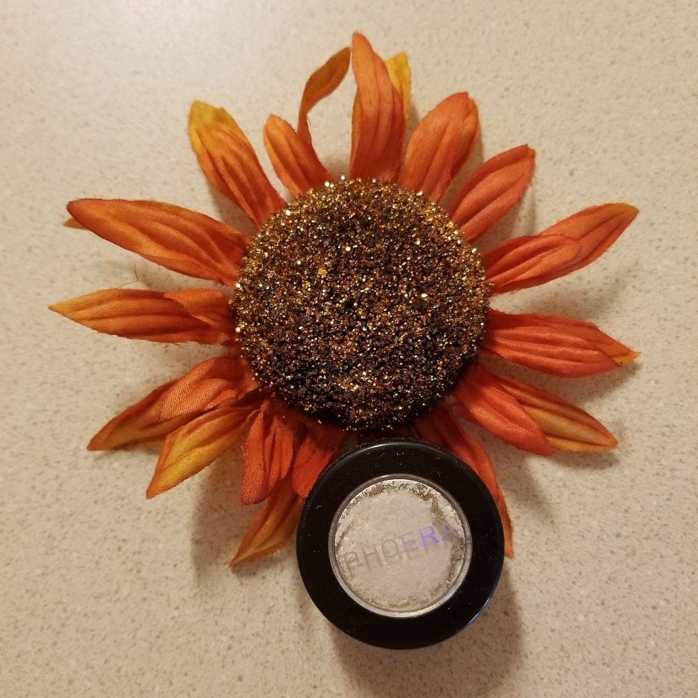 NWT PHOERA Shimmer Eyeshadow